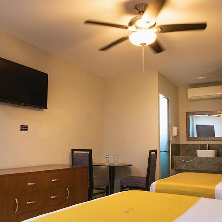 Hotel Maioris El Diez Culiacán Esterno foto