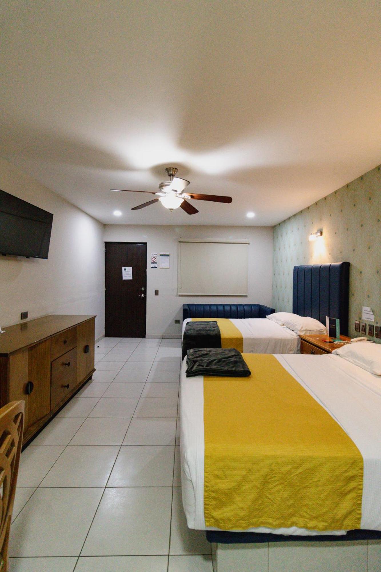 Hotel Maioris El Diez Culiacán Esterno foto