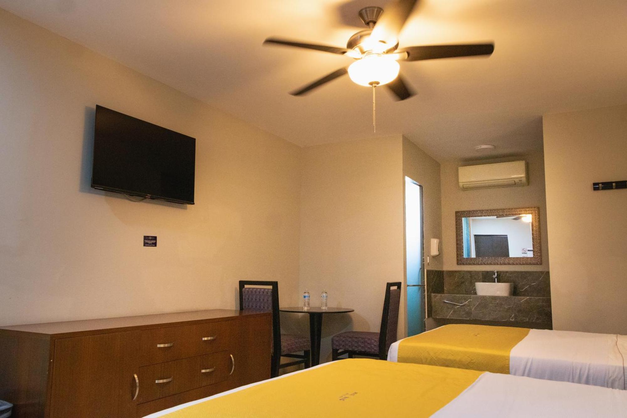 Hotel Maioris El Diez Culiacán Esterno foto