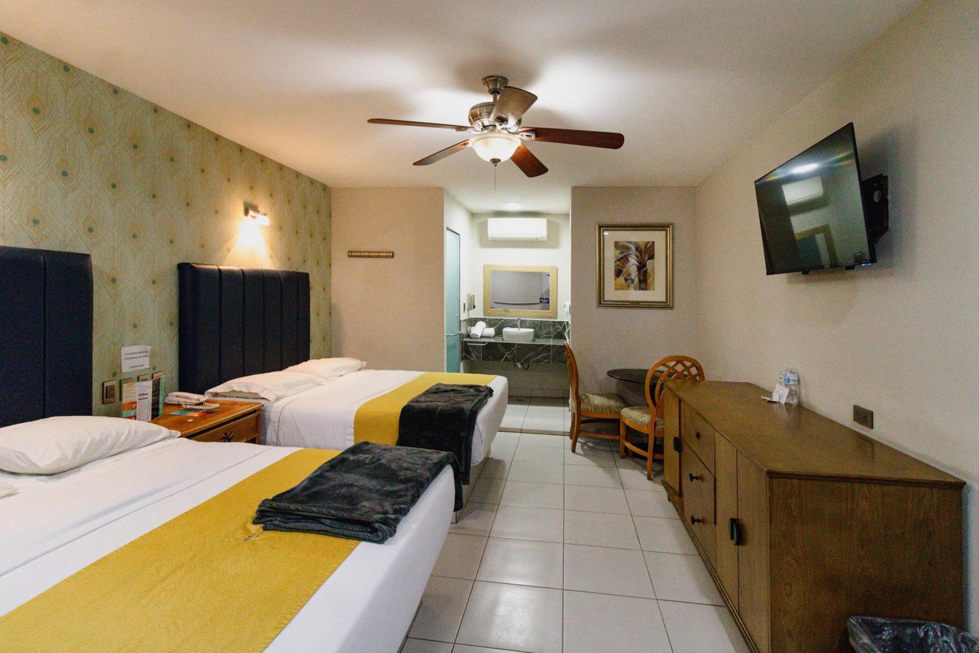 Hotel Maioris El Diez Culiacán Esterno foto